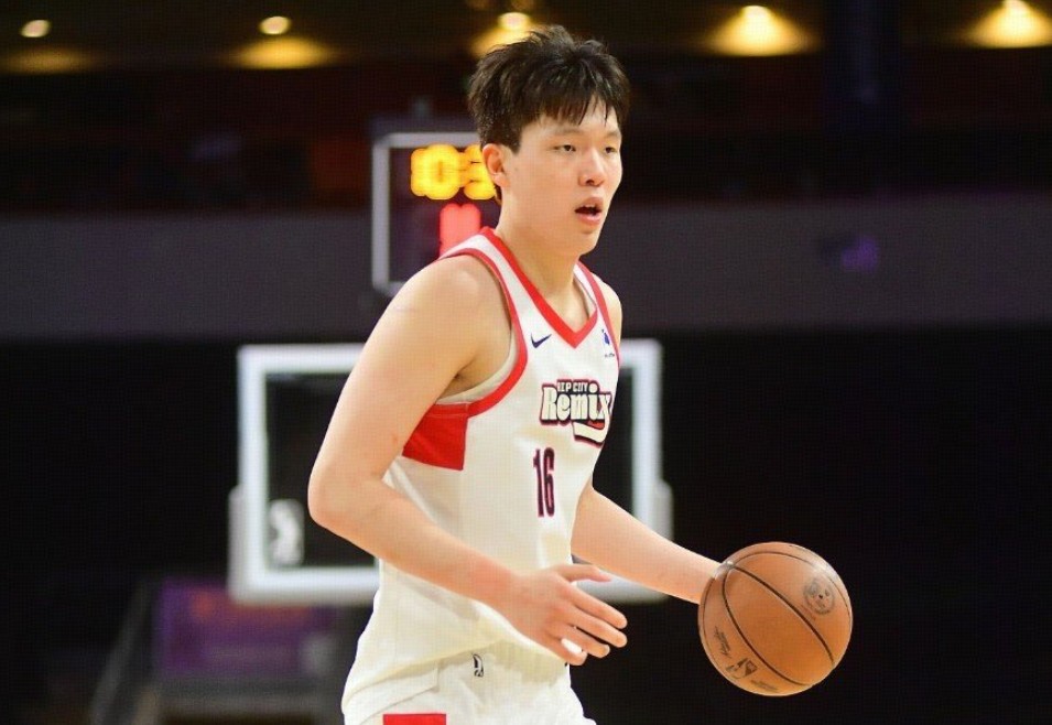 拓记：杨瀚森夏天可能回去参加中国队比赛，夏联估计会打两场